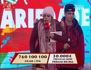 Bêbado invade palco do Portugal em Festa, diz asneiras e rouba os 5 minutos de fama a um jovem beatboxer
