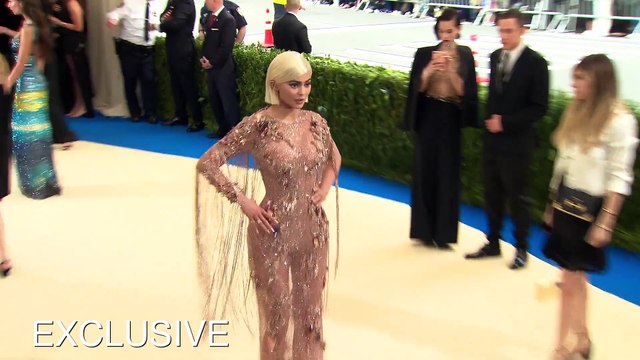 Kylie Jenner reveals nude photos without baby bump.