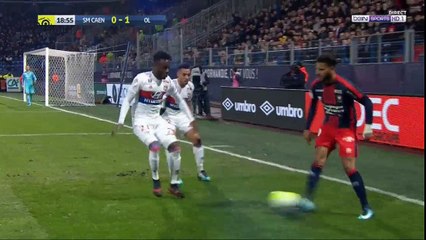 Bennasser humilhou Marçal, ex-Nacional, com um movimento incrível.