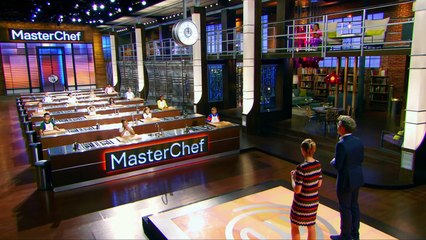 Julie Bowen Guest Stars _ Season 5 Ep. 6 _ MASTERCHEF JUNIOR-GKGG6F8yWOI