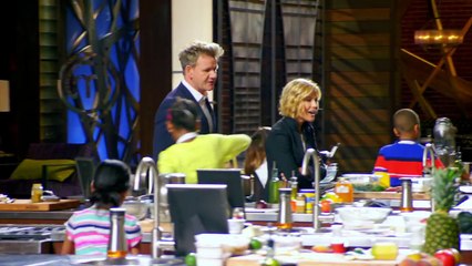Julie Bowen Is Extremely Impressed With Donovan _ Season 5 Ep. 6 _ MASTERCHEF JUNIOR-pvLvB2lCIy4