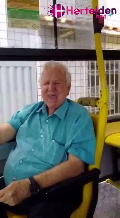 Çocuk gibi ağlayan yaşlı adam :)