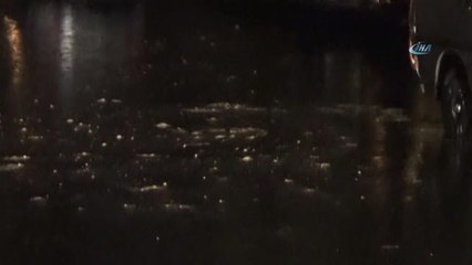 Yağmur Yağdı, Evleri Su Bastı