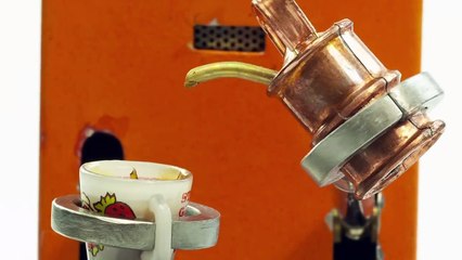 自主制作コマ撮りアニメ　"フレボッツ！" 　Stopmotion Animation　"Frebots!"