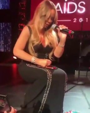 Quand Mariah Carey se met à la magie... Assise dans le vide
