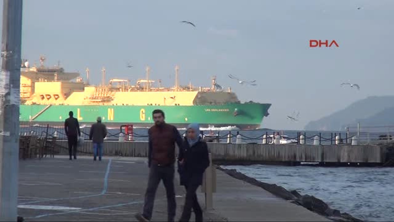 Çanakkale Doğalgaz Tankeri Çanakkale Boğazı'nı Kapattı