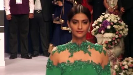 Sonam Kapoor in Green Backless Dress - awesome video
