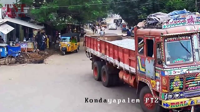 Idiot Truck Drivers Truck Driving Fails Caught on Cam [TNT Channel]-oJyRHkkQgvY