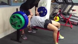 [운동] 벤치 140kg .. 까..깔리지 않게 보조 자.. 잘해