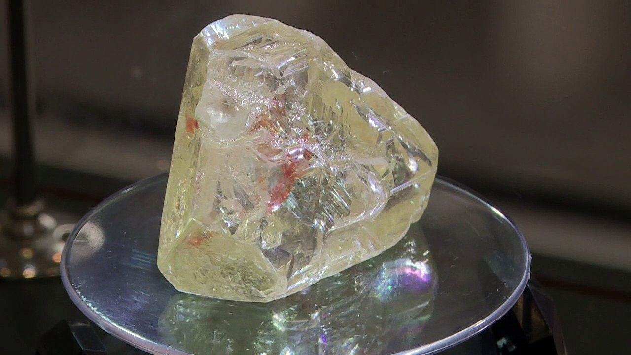 Un "Diamant de la paix" pour effacer les "diama...