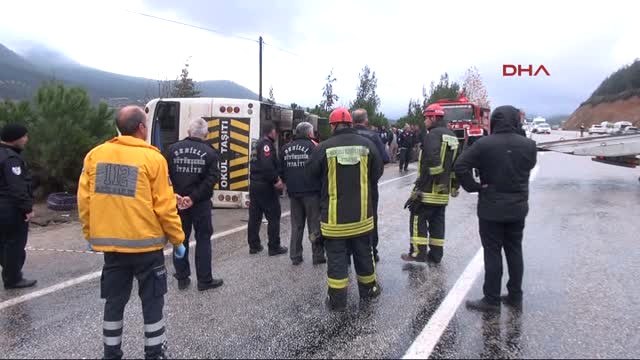 Denizli - Otobüs Kaza Yaptı 24 Öğrenci Yaralı