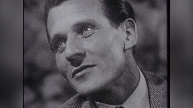 Jean d'Ormesson en 1959 : Dormir, ça fait sortir de ce monde où on a beaucoup d'ennuis...