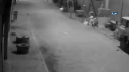 Hırsızlar Güvenlik Kamerasına Yakalandı