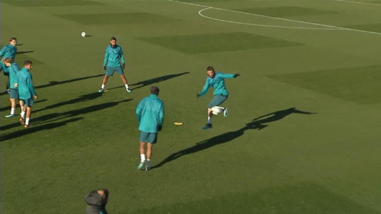 Ronaldo shows off skills in training