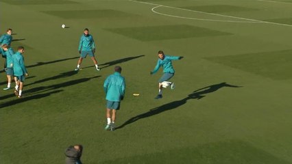 Ronaldo shows off skills in training