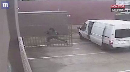 L’incroyable périple d’un homme pour voler... une poupée gonflable ! (Vidéo)