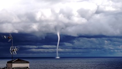 Une jolie trombe marine