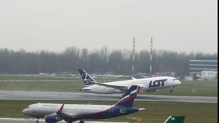 Insane LOT Boeing 737 MAX 8 Low Pass and landing