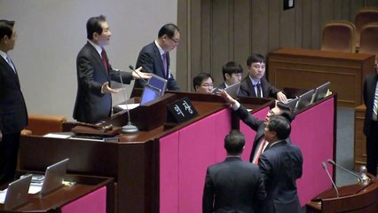 고성·항의 속에 본회의 한때 정회...정국 경색 불가피 / YTN