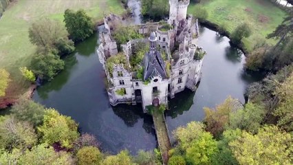 Castelo abandonado é comprado por internautas