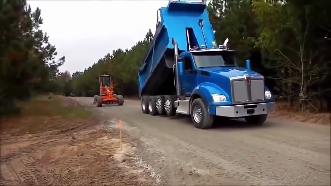 AUTISTI con le PALLE CAMION COMPILATION