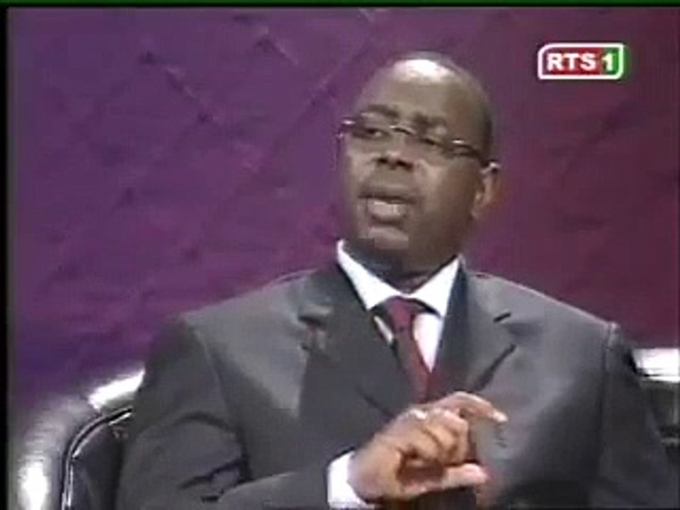 AIBD - Quand Macky Sall tranche le débat en faveur de Wade (Vidéo)
