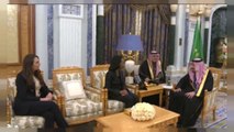 ماذا تفعل وزيرة الخارجية الأمريكية السابقة كونداليزا رايس في السعودية؟