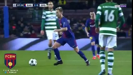 Referee Craig Thompson Comically Blocks Ivan Rakitic's Shot vs Sporting!