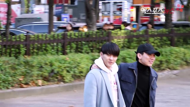 비투비 뮤직뱅크 출근길 중 갑자기 춤을 줘…팬들도 당황(yook sungjae,BTOB,music bank,직캠/fancam,목청 남팬)