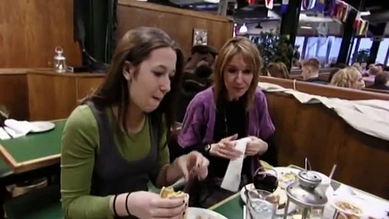 Fight in the Kitchen at Jacks Ramsay's Kitchen Nightmares4KeZgoYwCO0