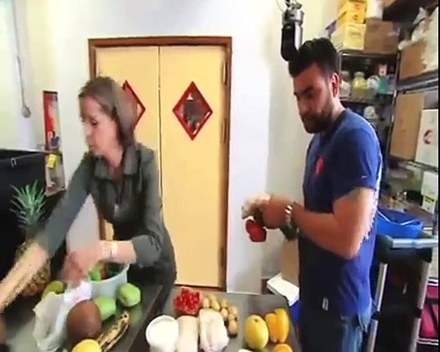 Mojito's Cuban cook off with Ramsay - Ramsay's Kitchen Nightmares-Hiv2j63Q2ME