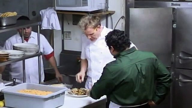 Ramsay Closes Down Mexican Restaurant - Kitchen Nightmares-rBong35pA48