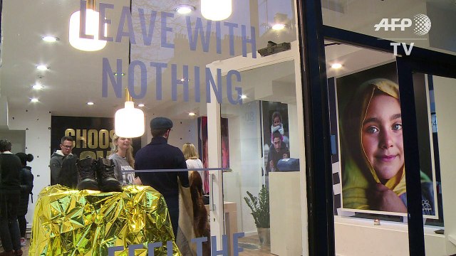 London pop-up store sells Christmas gifts for refugees