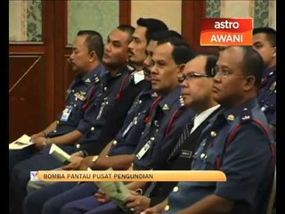 Bomba pantau pusat pengundian
