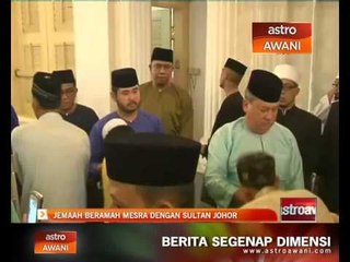 Jemaah beramah mesra dengan Sultan Johor