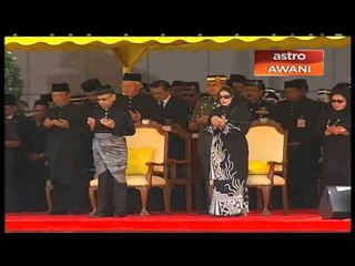 MH17: Nation observes moment of silence