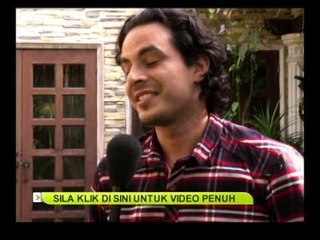 Masih menyanyi walau sibuk berlakon
