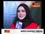 Siti Nurhaliza suka-suka reka selendang