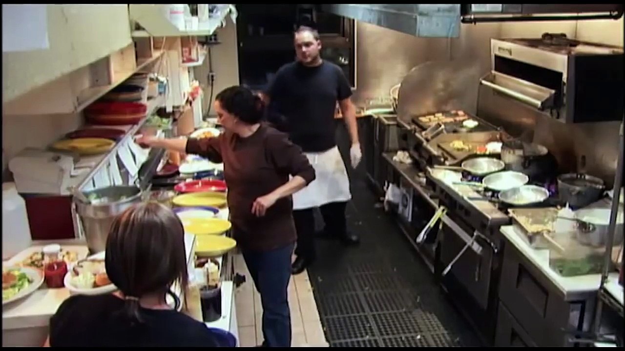 Wouldn't Serve That to My Dog - Kitchen Nightmares USA-bBr0eme-e3Y