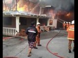 Dua kediaman hangus terbakar di Kampung Tupong Batu Kuching
