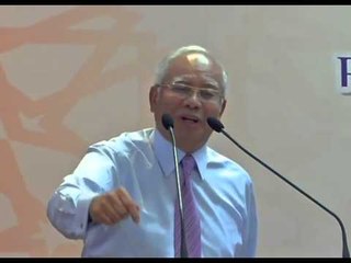 "Saya minum teh dengan Sultan Johor" - Najib Razak