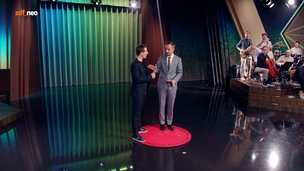 Verstecken mit Alexander Bommes _ NEO MAGAZIN ROYALE mit Jan Böhmermann-_vFM-ae5Ygc