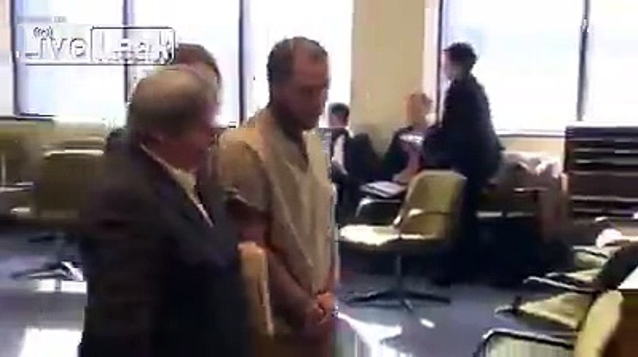 Convicted child molester gets attacked by fello...