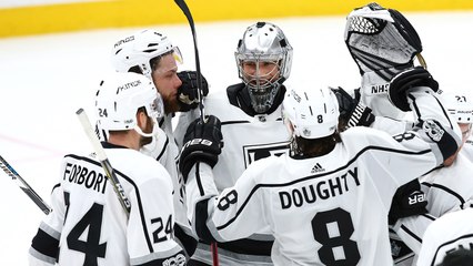 FOX U: Los L.A. Kings jugando con el balón