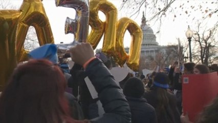 Miles de personas piden ante Congreso de EEUU solución para los "soñadores"