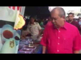 Sultan Johor pergi bazar bawa bekas makanan sendiri