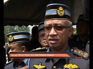 Payung terjun kedua-dua juruterbang terbuka