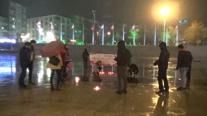 Dondurucu Soğukta Sürpriz Evlenme Teklifi