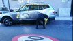 Italian old guy removes wheel clamp from his car without any hesitation!