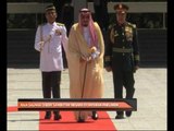 Raja Salman diberi sambutan negara di Dataran Parlimen